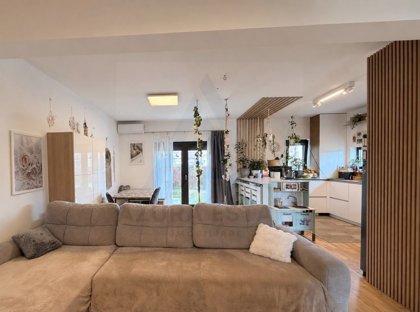 Casa individuala 117 mp utili 245 mp teren 3 dormitoare 2 bai Cristian - Poză 3