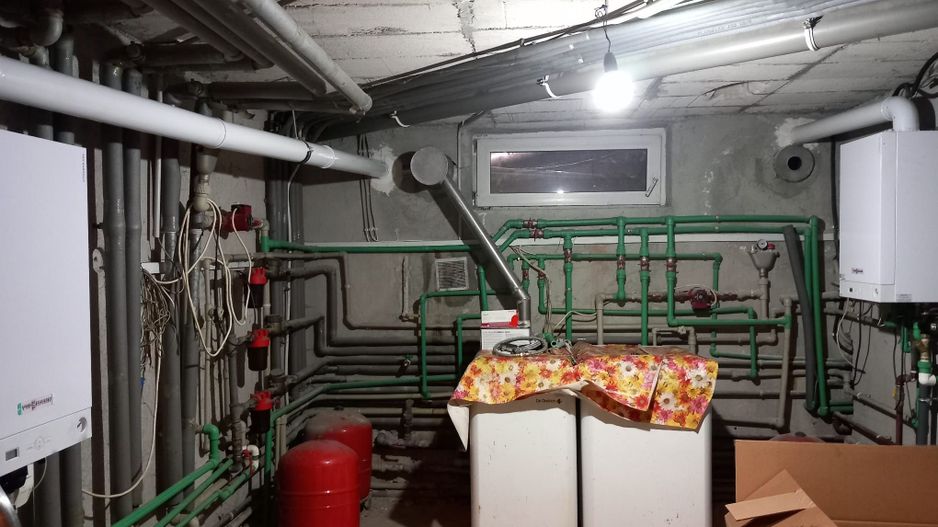 ageuropa.ro vinde casa 16 camere teren 1500mp in zona ULTRACENTRALA. - Poză 19