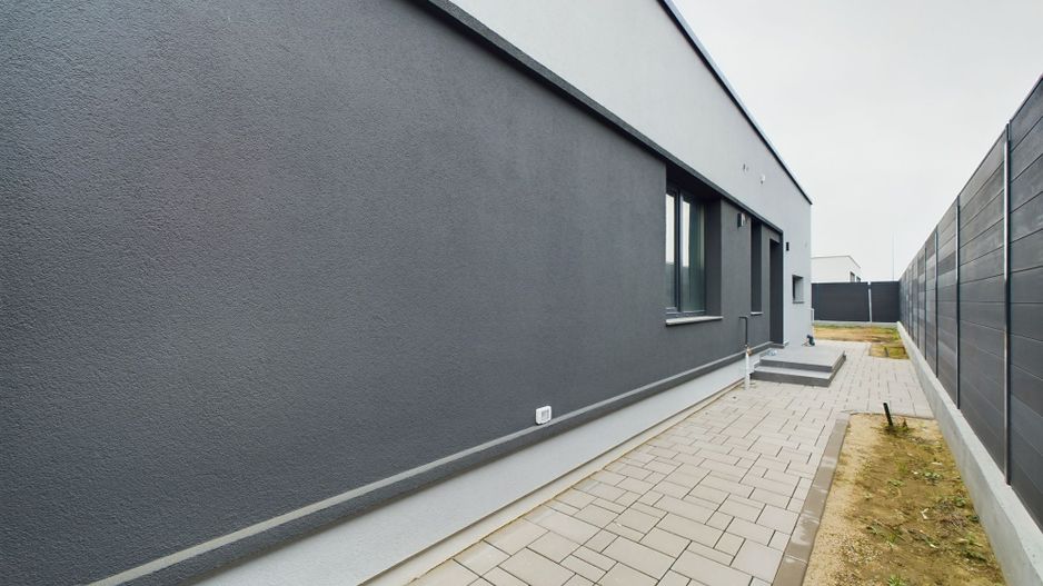 Duplex modern, pe parter, amplasat într-o zonă liniștită din Moșnița Nouă - Poză 10