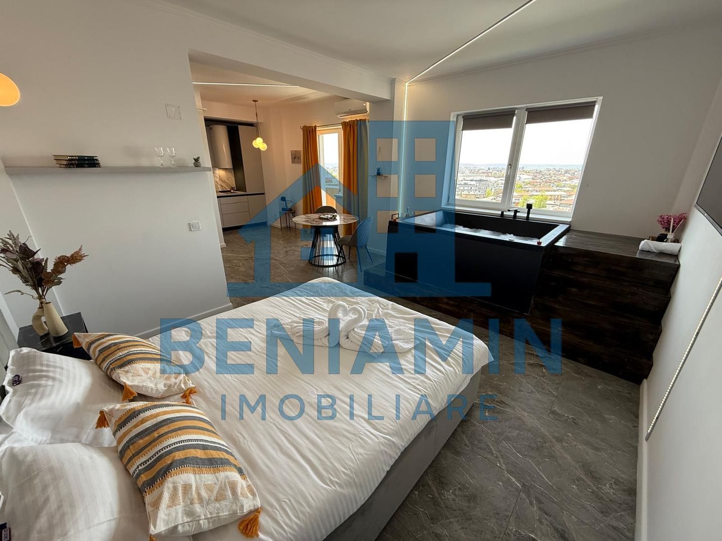 Garsoniera cu Jacuzzi-Vedere panoramica-Investitie regim hotelier-Top - Poză 3