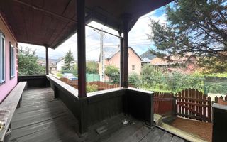 Casa traditional bucovineana la poalele muntilor Bucovinei - Poză 11