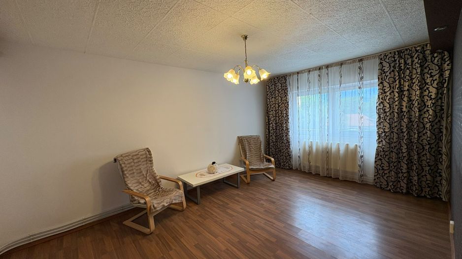 Apartament 4 decomandat camere 87 mp de închiriat zona semicentrala etaj 1 - Poză 4