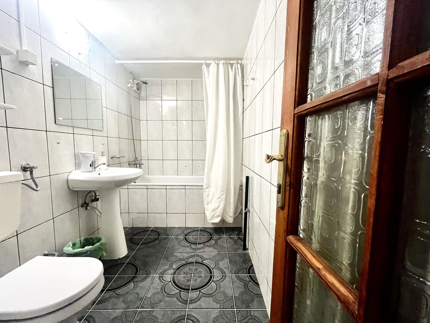 Apartament cu 2 camere, spațios,  etaj 1, zona  Piața Libertății - Poză 9