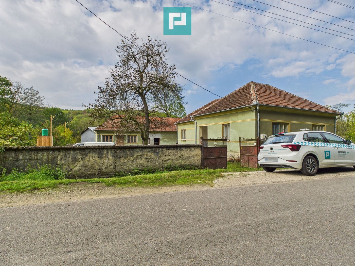 Casă cu teren generos Vărădia de Mureș - Stejar - Poză 1