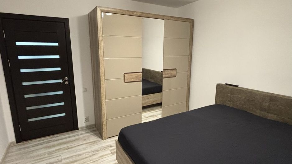 Apartament 3 camere mobilat lux, parcare inclusă, pet friendly, lângă metrou - Poză 2