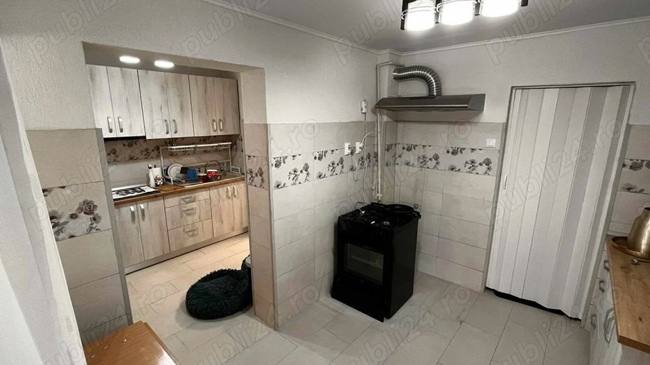 BRASADAS vinde proprietate cu 2 case 5 cam 6 ari Botizului. - Poză 5