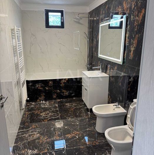 Apartament 2 camere – terasă 25 mp, parcare inclusă – zona Vivo. - Poză 4