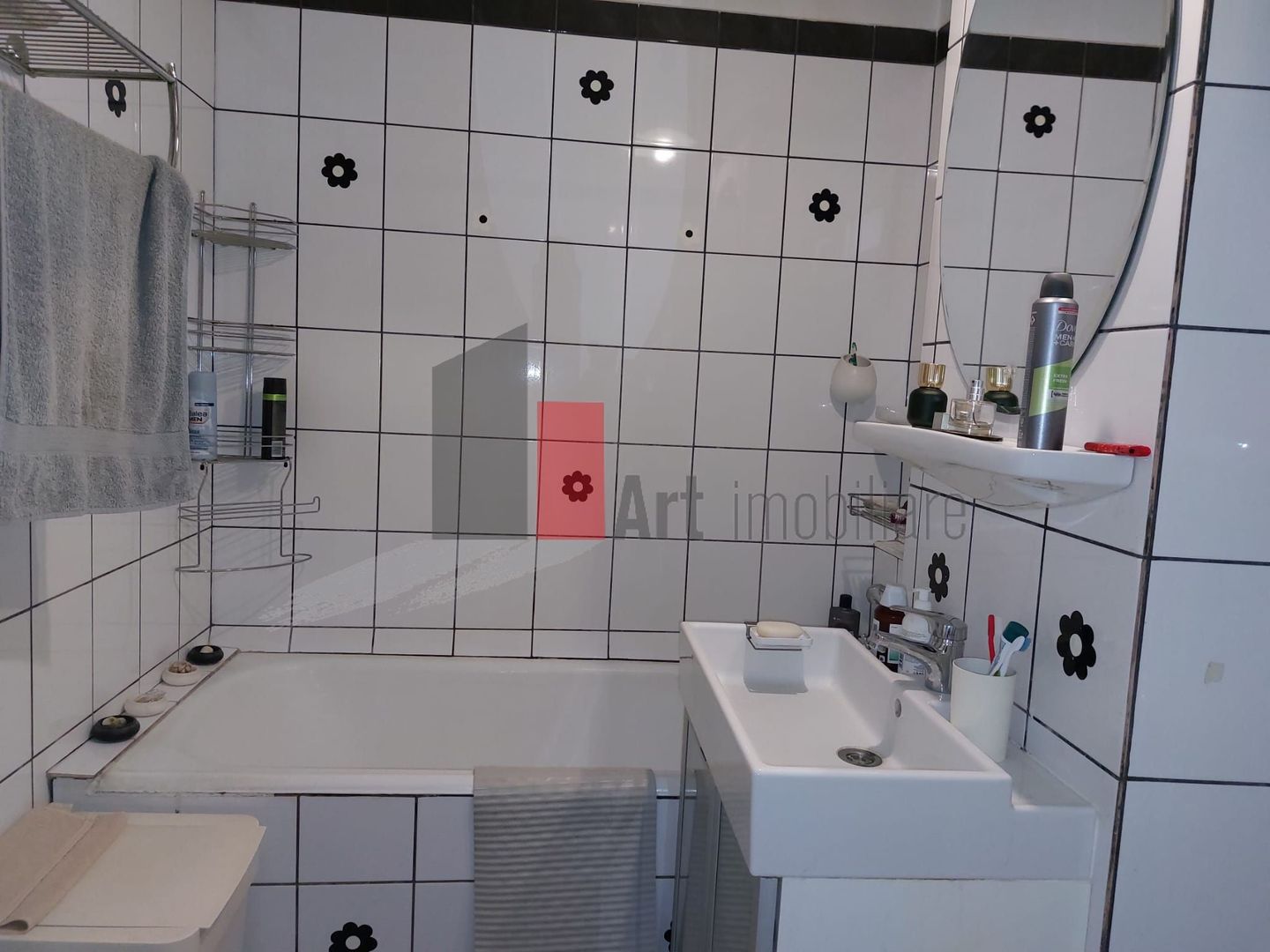 Apartamentul "ETROIT" , intimitate si confort, bloc reabilitat termic - Poză 25