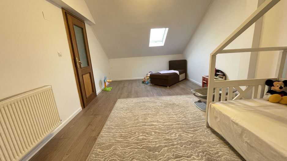 Casa spatioasa cu spatiu de relaxare-zona Blascovici - Poză 16