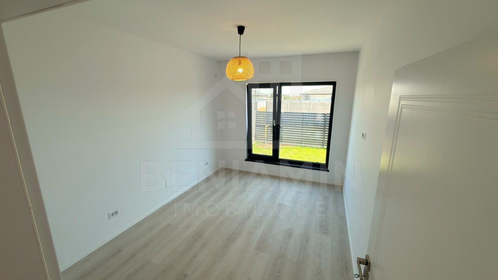 Casa moderna pe parter la Metro / Aeroport cu teren 479mp - Poză 9