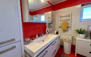 Apartament 3 camere +mansarda amenajată  | Etaj 2 | Zona Semicentrală - Poză 18
