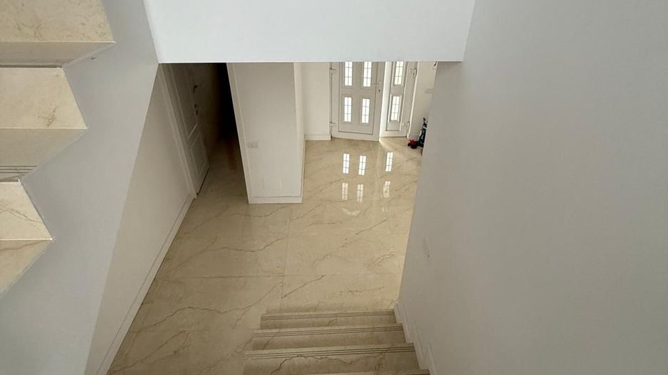 Mutare imediată! Vilă duplex 4 camere cu curte proprie - Poză 17