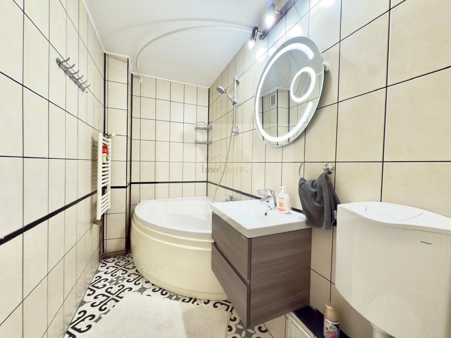 Închiriere apartament 3 camere decomandate– Calea Dorobanților-Parcare - Poză 9