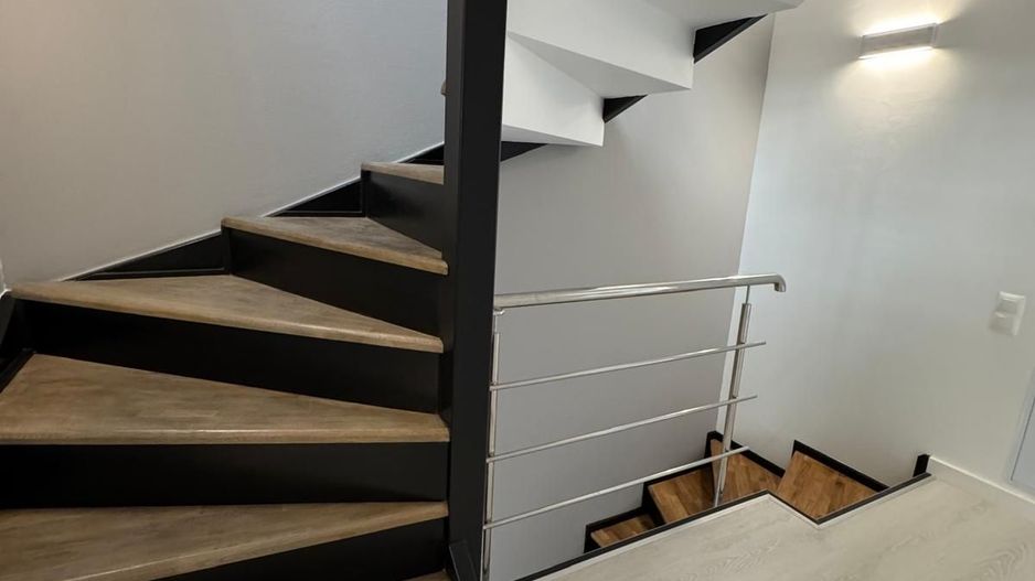 Vila noua cu mansarda Cosmopolis - Poză 19