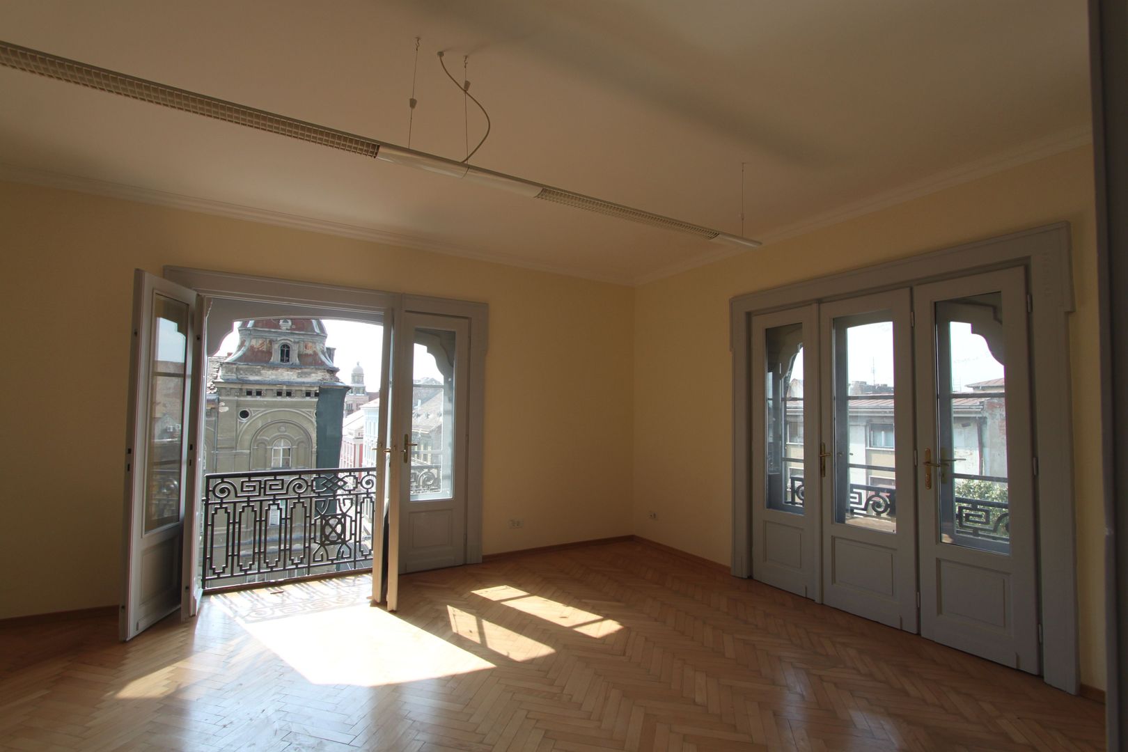 Birou ultracentral : 180 mp - Poză 1