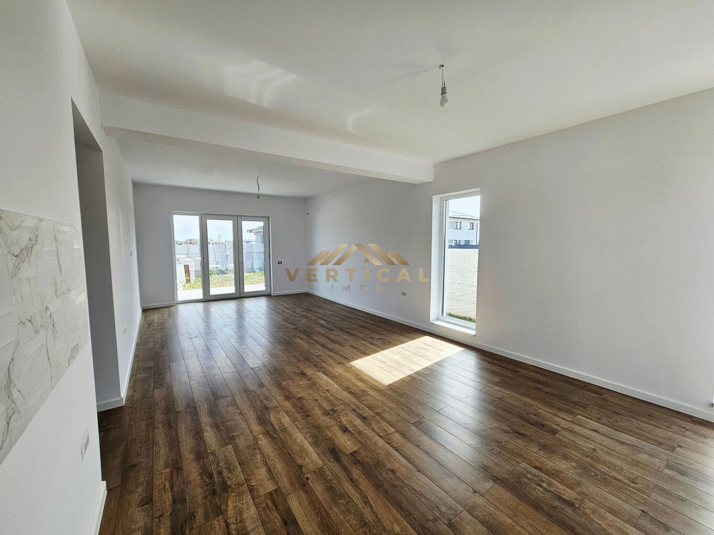Casa 3 camere cu teren 375 mp - comuna Berceni - Poză 6