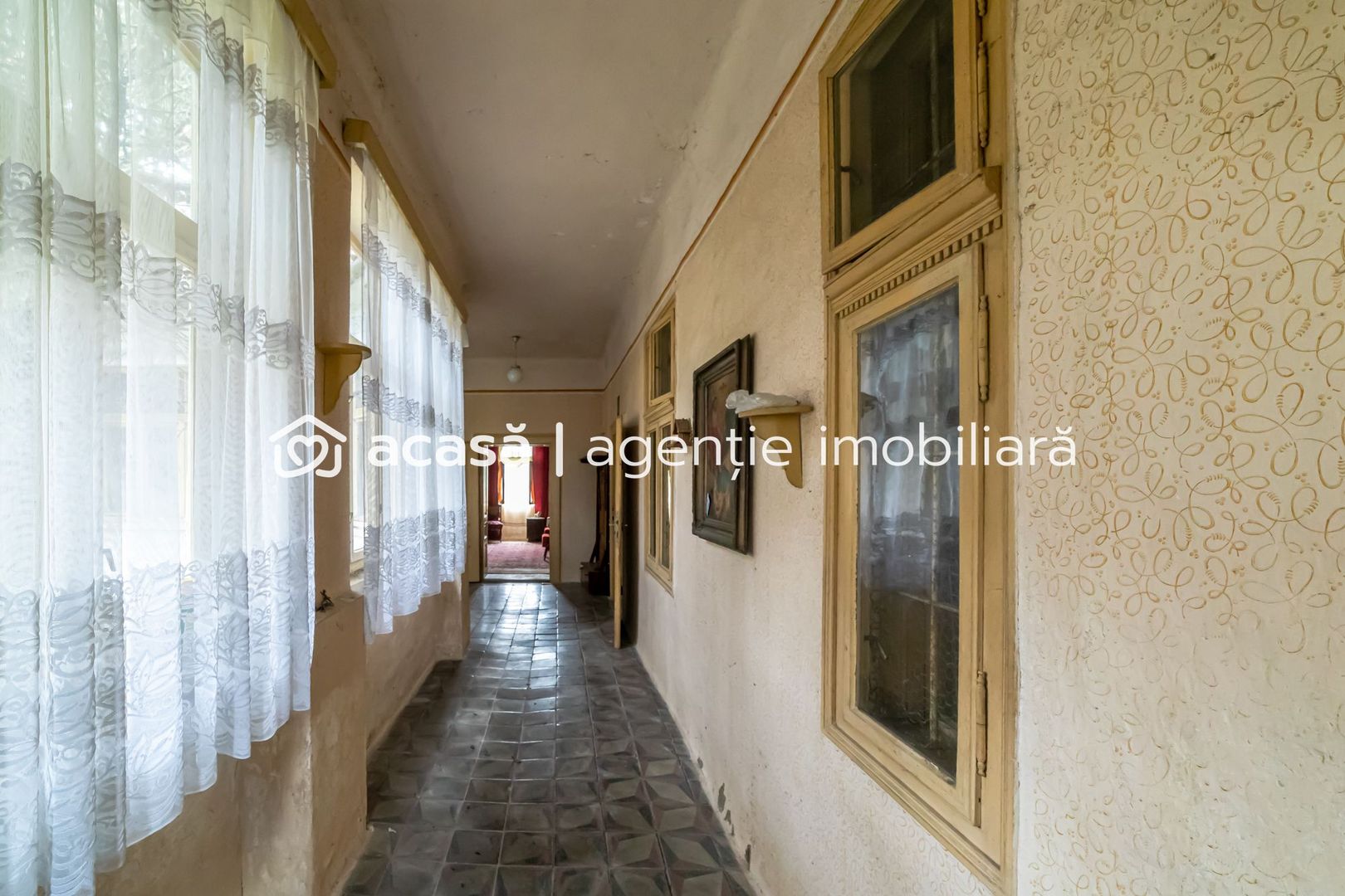 Casă în zona centrală Pâncota - Poză 4