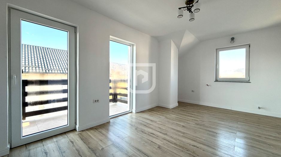 Casa noua Gura Humorului - 4 dormitoare, curte amenajata - Poză 9