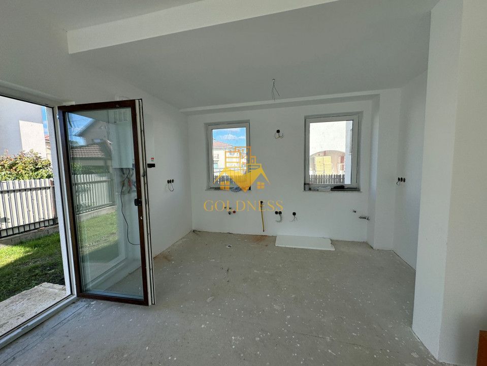 Casa 4 Camere Semifinisata, 2 Garaje, Curte 450mp, Terase 93mp, Dezmir - Poză 4