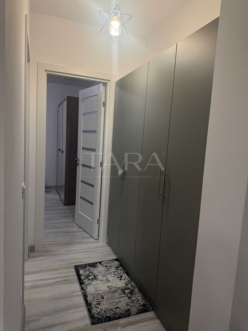 Apartament 2 camere, mobilat și utilat complet, loc de parcare, balcon - Poză 3