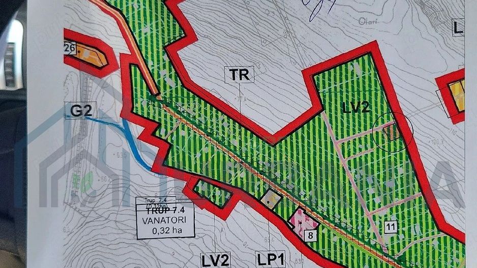 Teren intravilan de 869 mp în Vânători - Poză 1