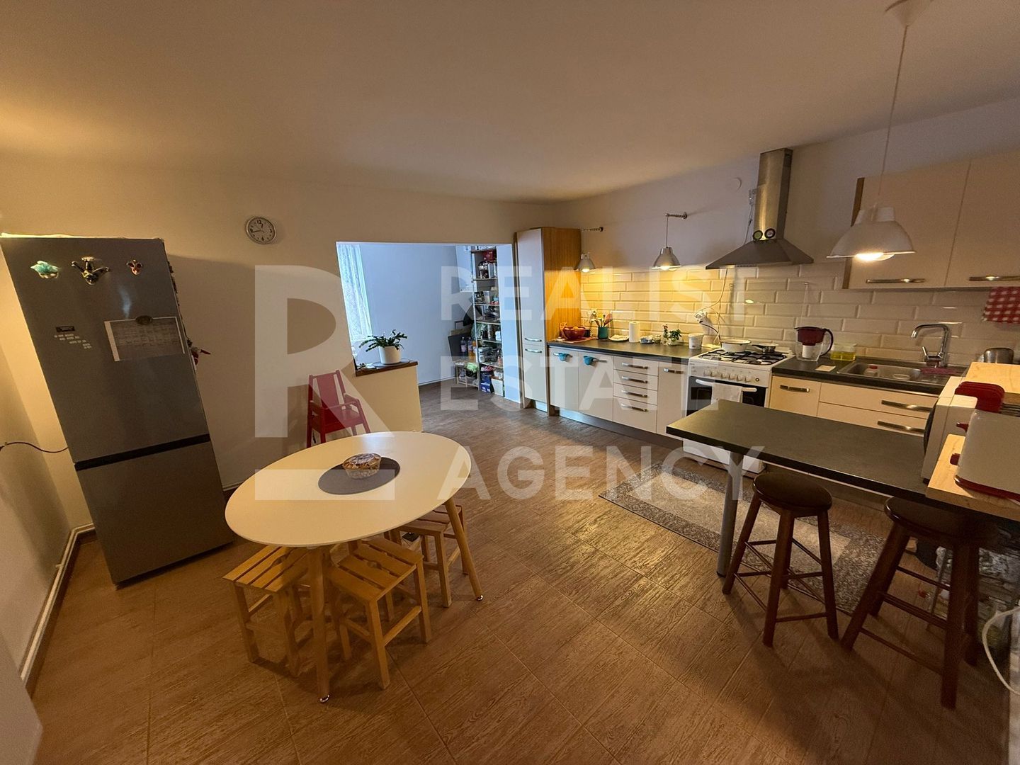 Vânzare, vilă, 5 camere și 1000 mp de teren, Valea Lupului, Iași - Poză 11