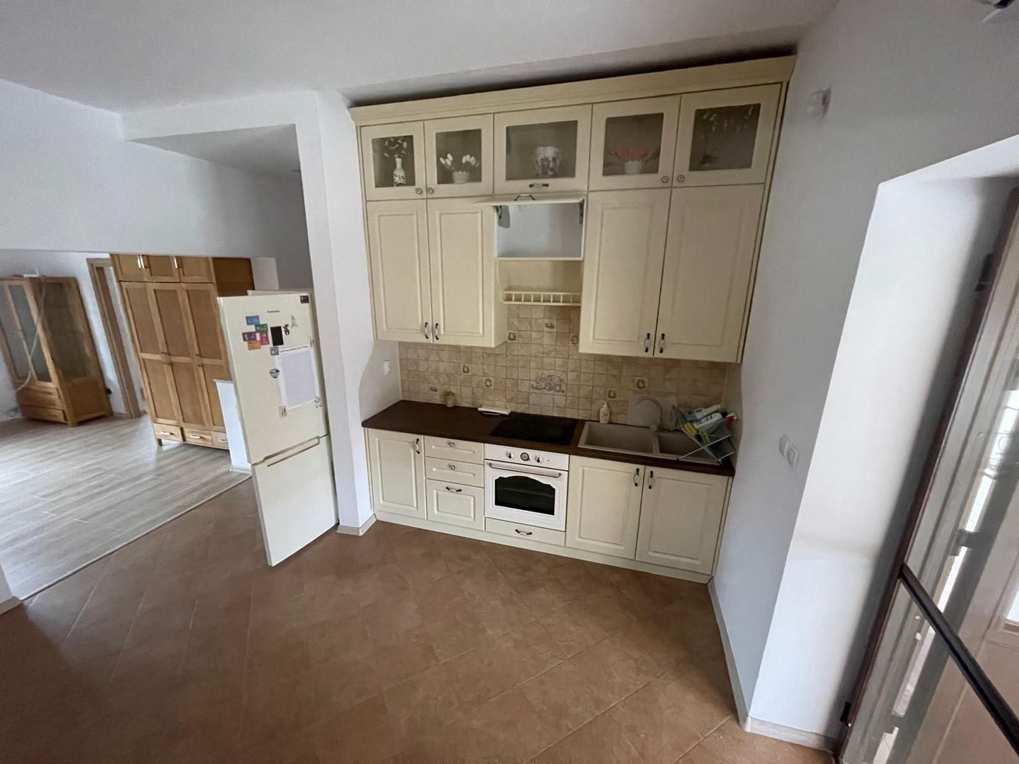 Chirie casă 3 camere ,terasa, curte acces auto – par Bratianu-1000 e/l - Poză 9