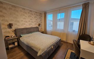 Casă spațioasă cu 4 camere și curte proprie – ideală pentru familie - Poză 8