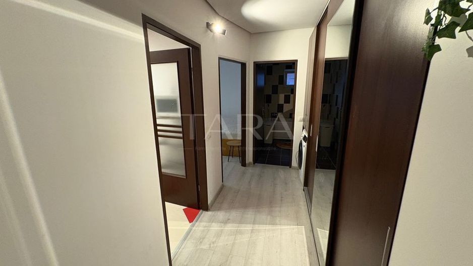 Apartament cu 2 camere, parcare inclusă, zona centrală Eroilor. - Poză 3