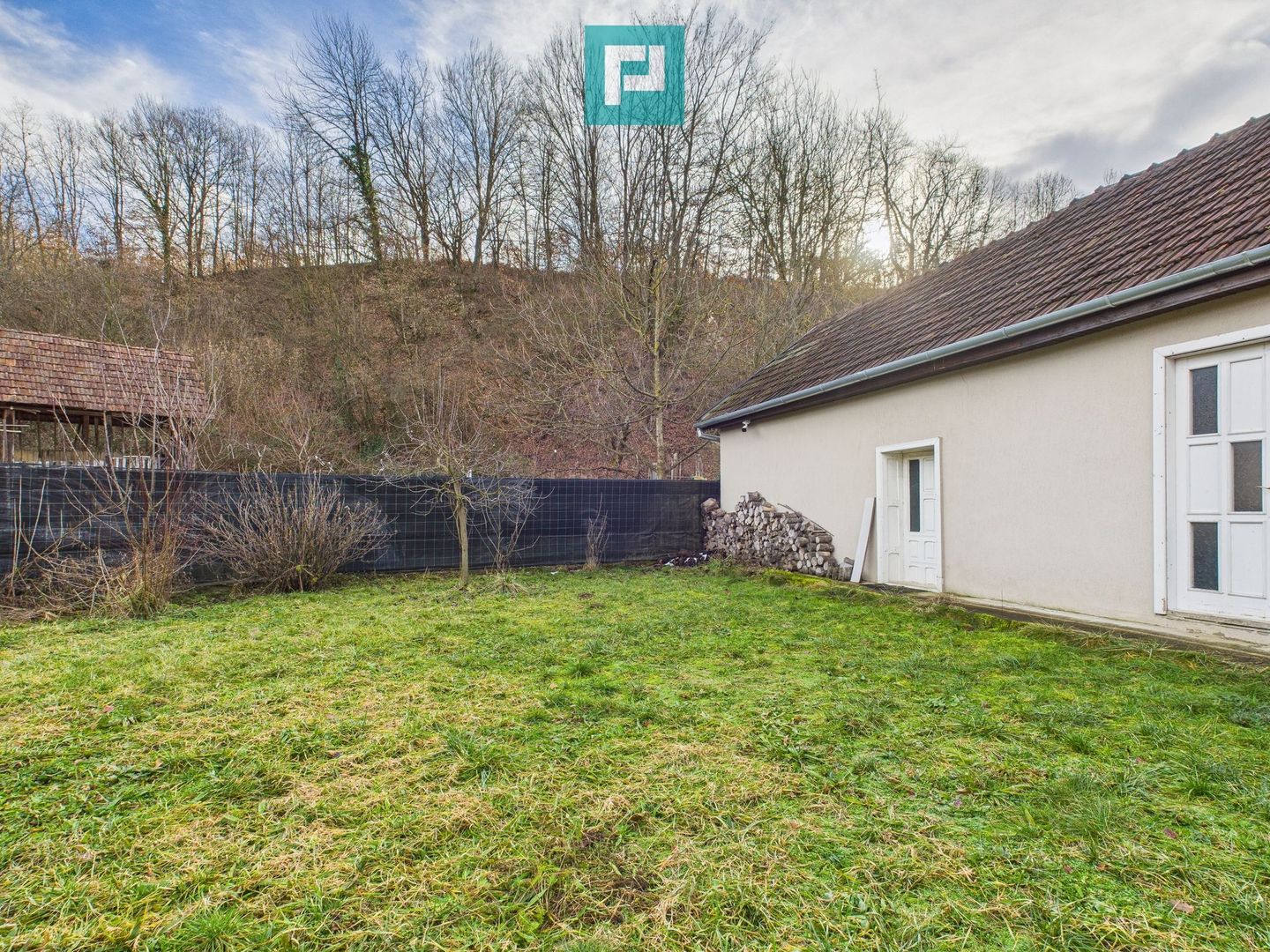 Casă deosebită la Urvişu de Beliu - Poză 3