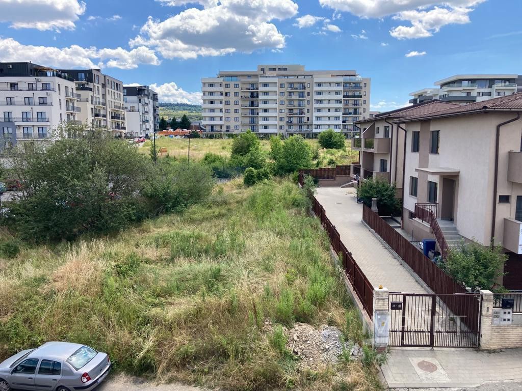 Apartament  cu 2 camere, decomandat, situat in cartierul Europa! - Poză 13