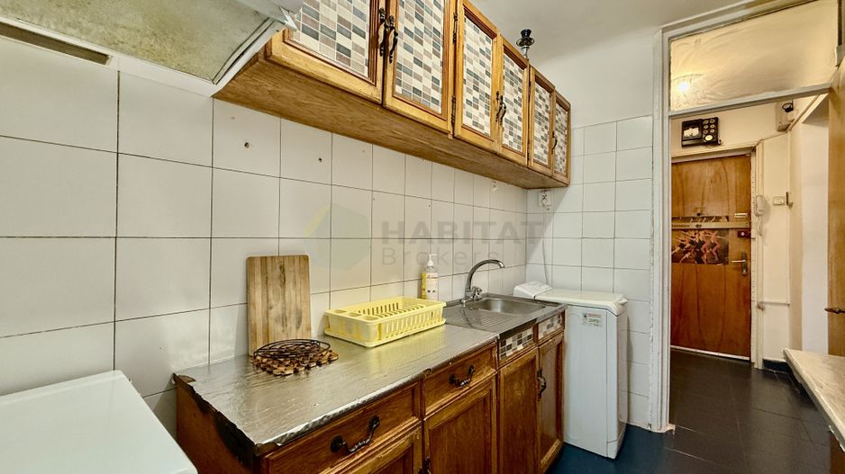 Decomandata, bloc 1982, aproape de metrou - Poză 11