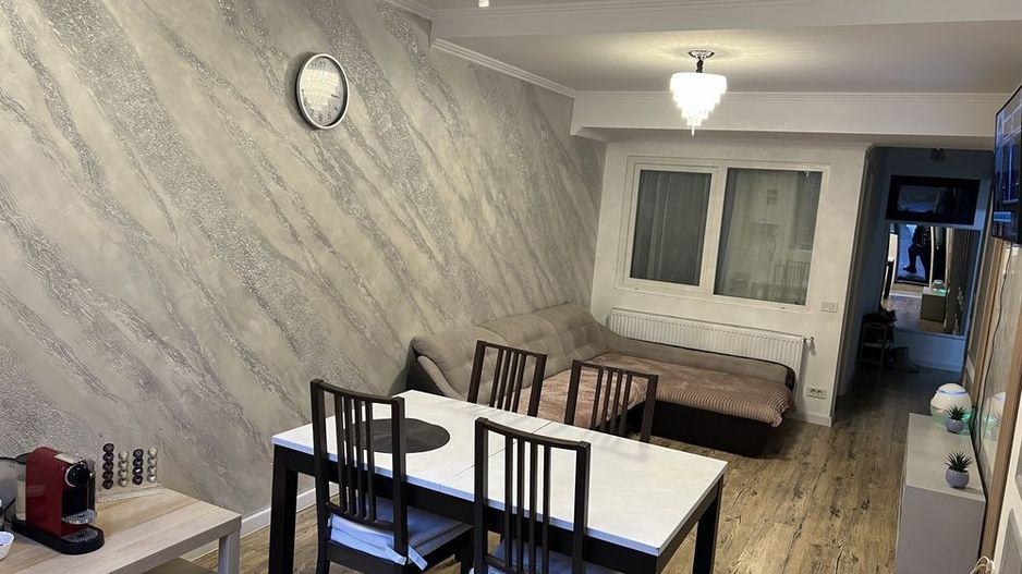 APARTAMENT DEMISOL INALT  CU LOC PARCARE - Poză 1