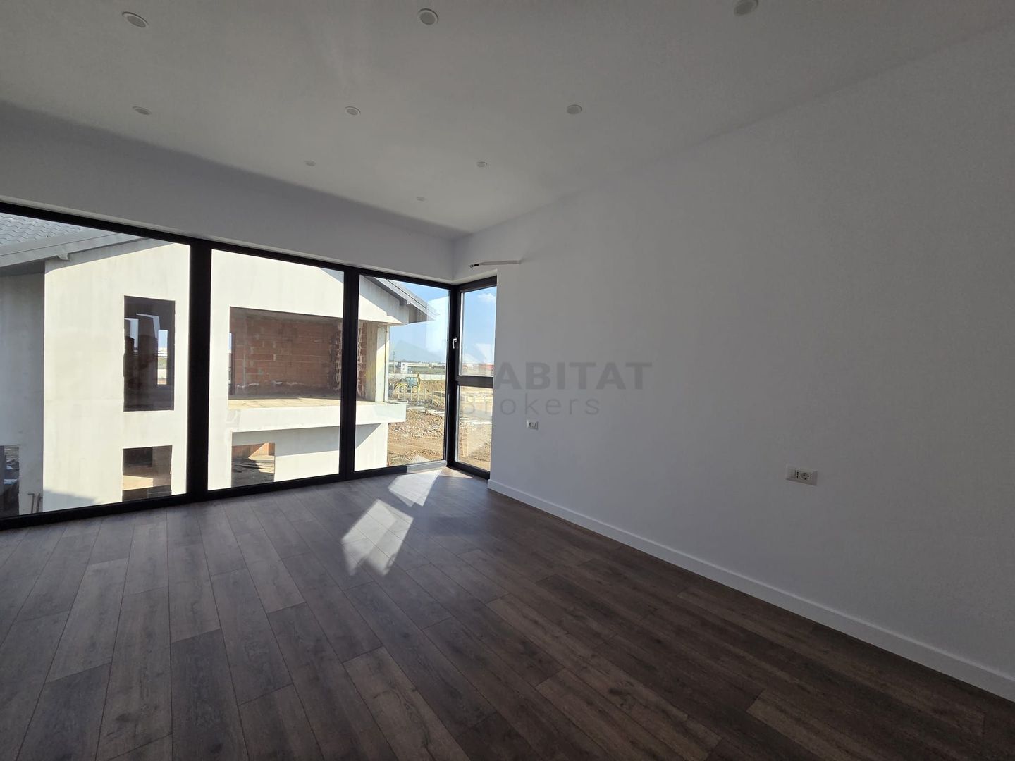 Casă modernă de vânzare în Tunari – construcție 2025, gata de mutare! - Poză 16