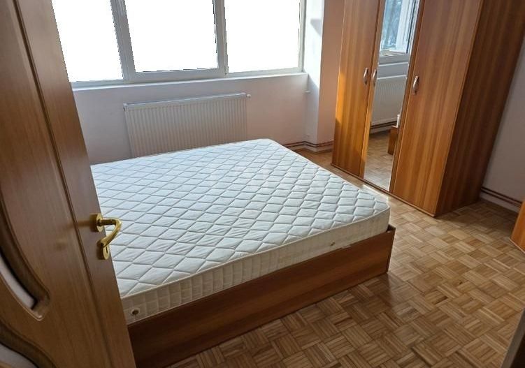 Apartament luminos, balcon generos și orientare vestică, Grigorescu. - Poză 3