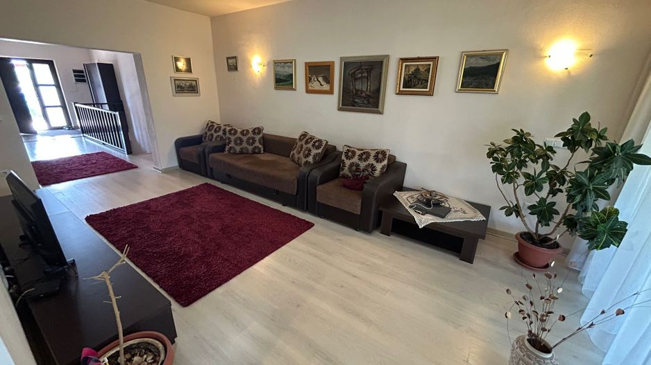 Casa tip duplex - zona Cetate - Poză 3