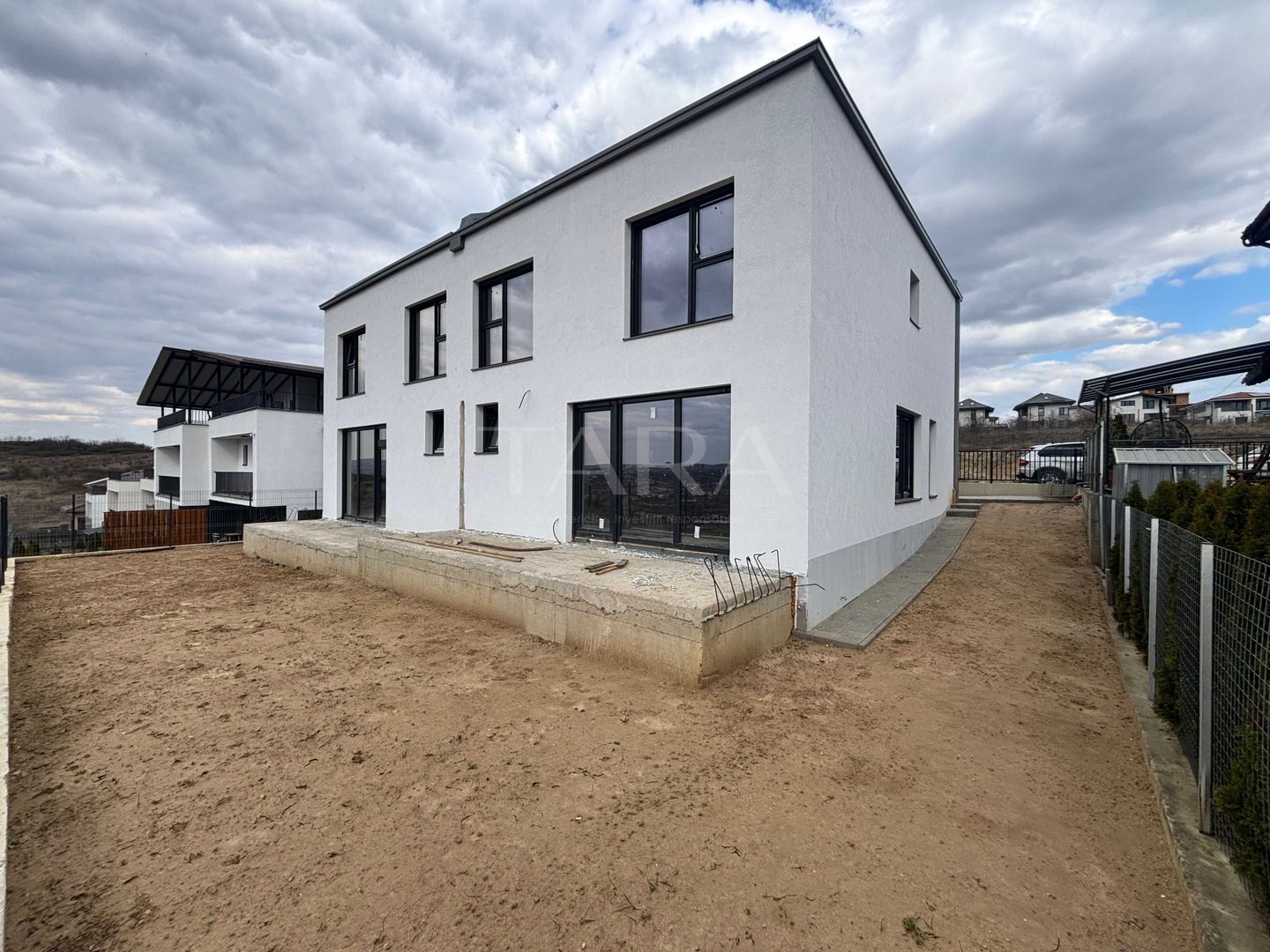 Confort și liniște într-un duplex modern, Borhanci - Poză 3