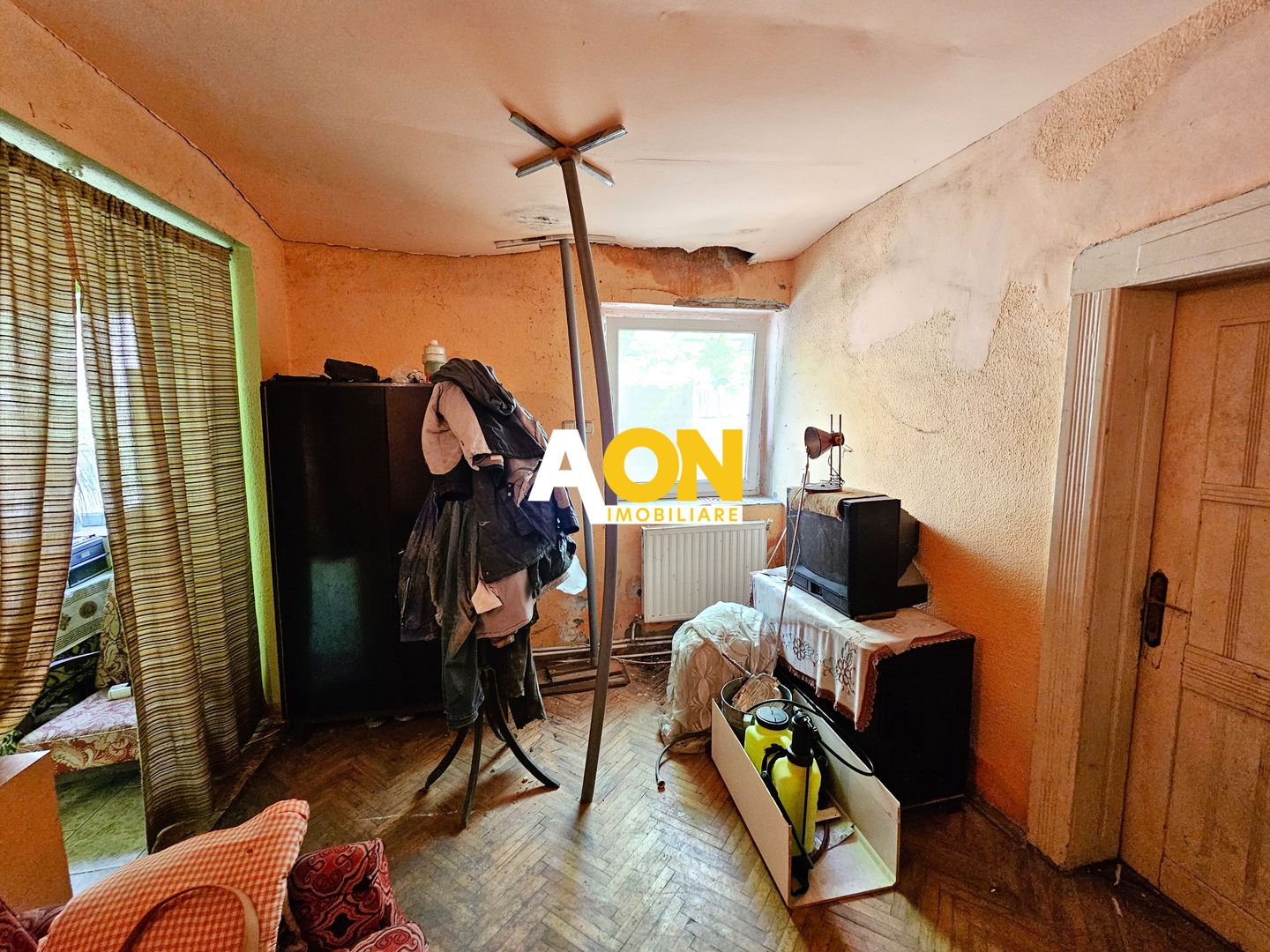 Casa veche, 5 camere, 287 mp teren, zona Prefectura. Necesita renovare - Poză 10