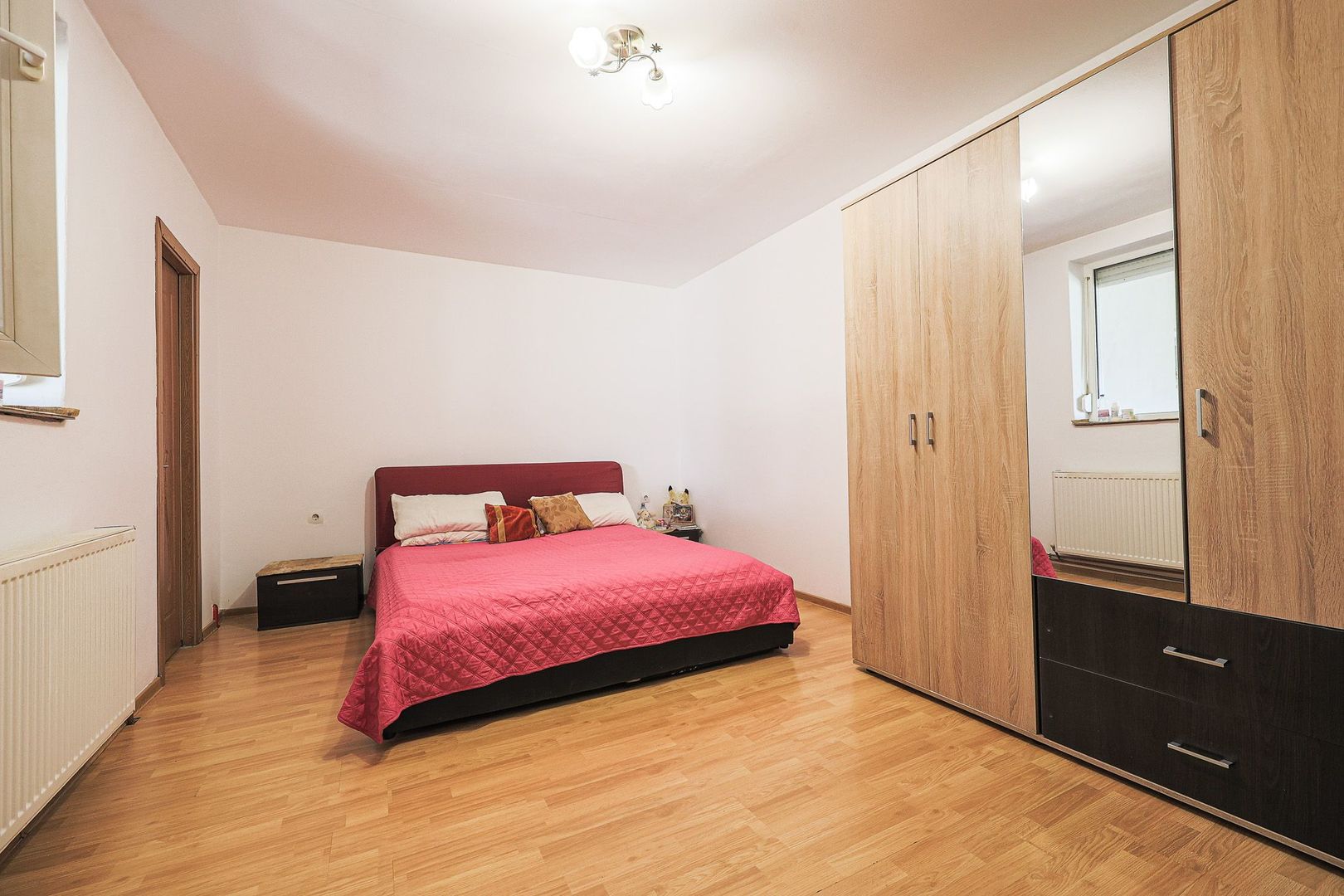 Rezervat Casă renovată cu 3 camere din cărămidă în Gradiste - Poză 4