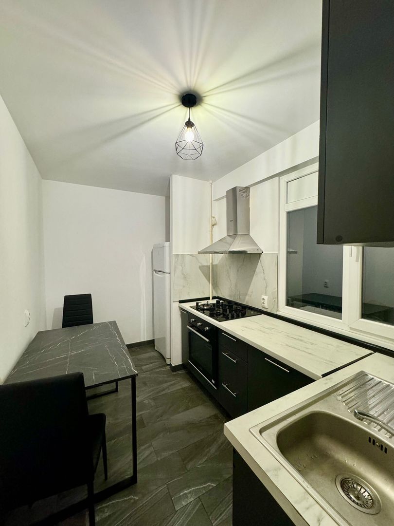 De Închiriat - Apartament 2 Camere Metrou Eroii Revoluției - Poză 4