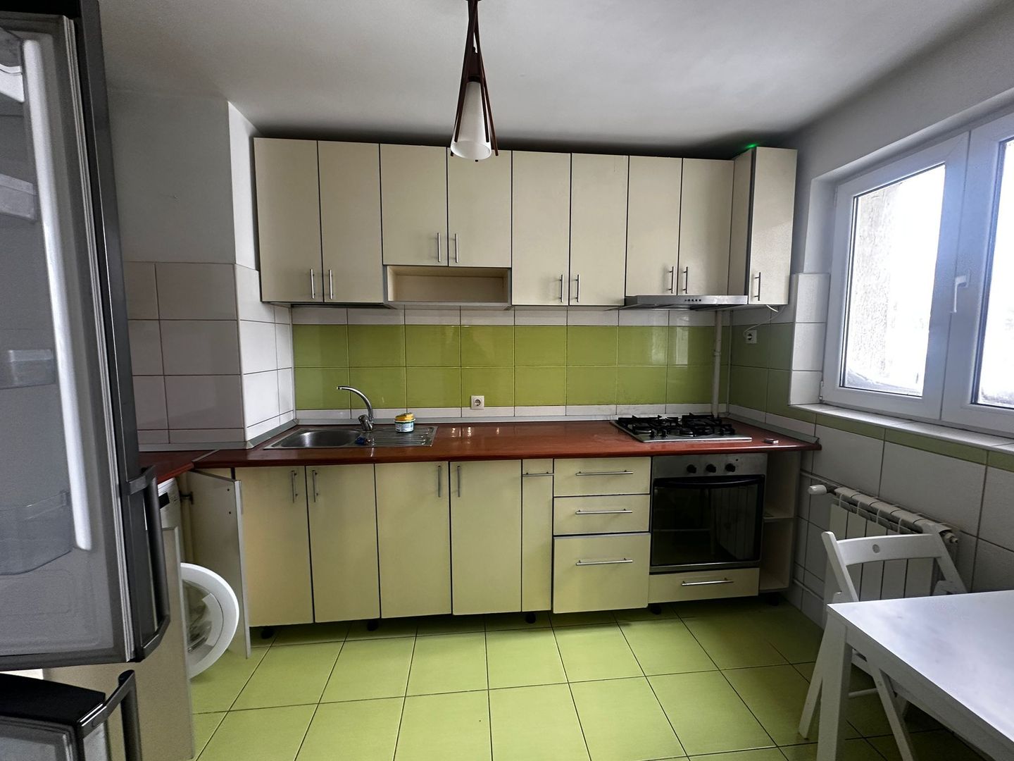 Apartament 3 camere, etaj 2, balcon închis, mobilat complet, Pantelimon - Poză 4