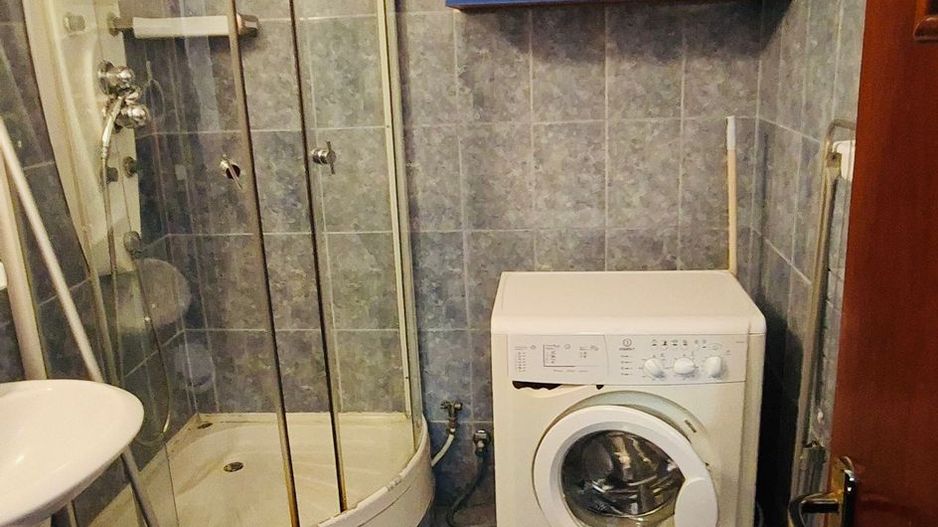 Garsoniera mobilata, bloc 1981, Bld. Chisinau- Basarabia - Poză 3