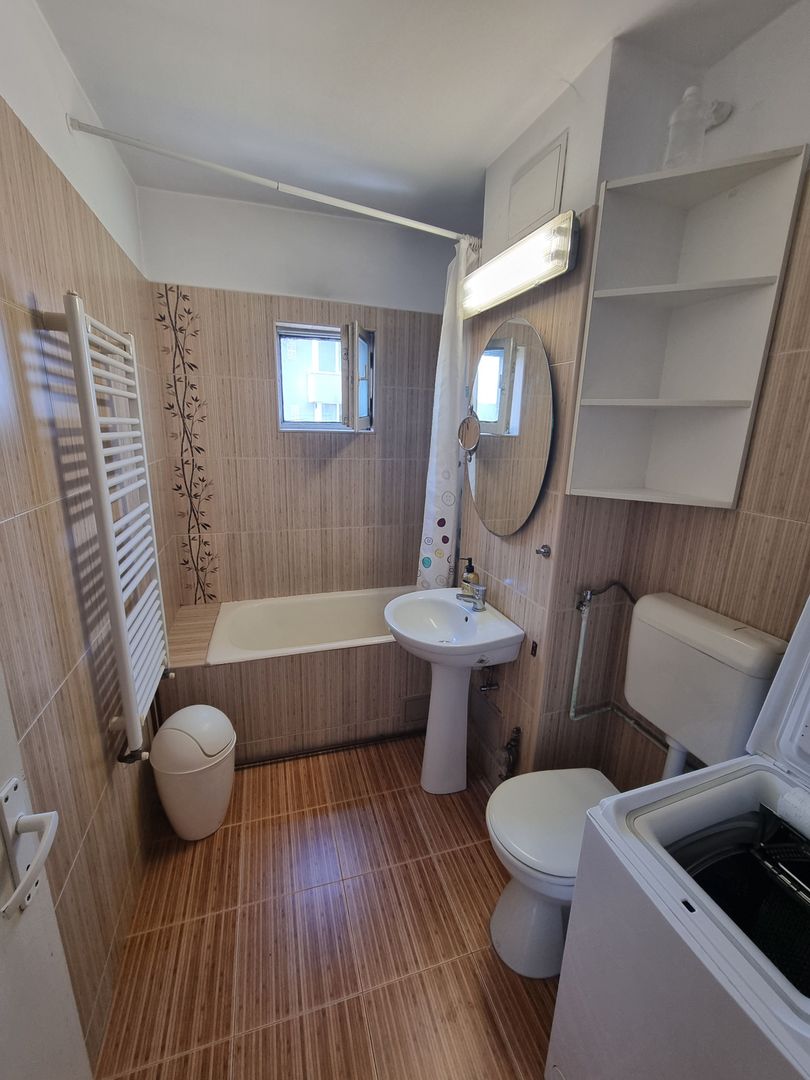 Girocului, et.3, 3 camere, 2 băi, centrală termică proprie - Poză 12