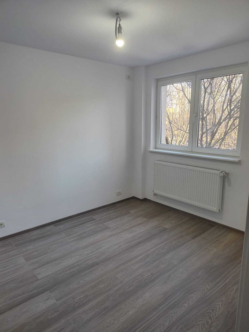Apartament 3 camere centrala proprie renovat Favorit - Poză 4