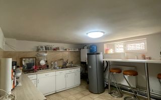 Clădire cu destinație comercială, situată într-o zonă Centrala! - Poză 9