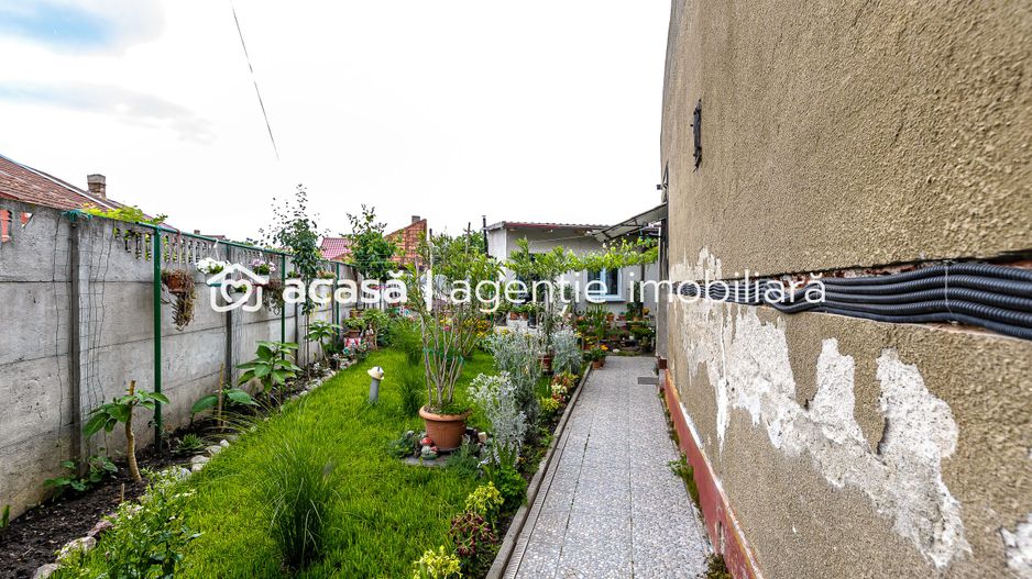 Apartament cu 2 camere, la curte comună, în Grădște. - Poză 5