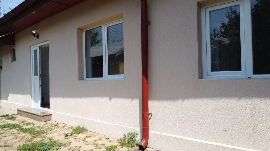 Casă pe parter + 550 mp teren + garaj 25 mp - Poză 2