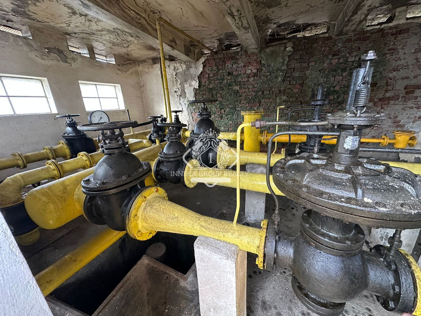 Fabrica si Teren pentru industrie – putere mare curent + gaze I Pucioasa - Poză 1