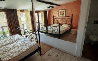 Vila cu 10 camere,pretabil compartimentare in 2 unitati separat,ASTRA. - Poză 18