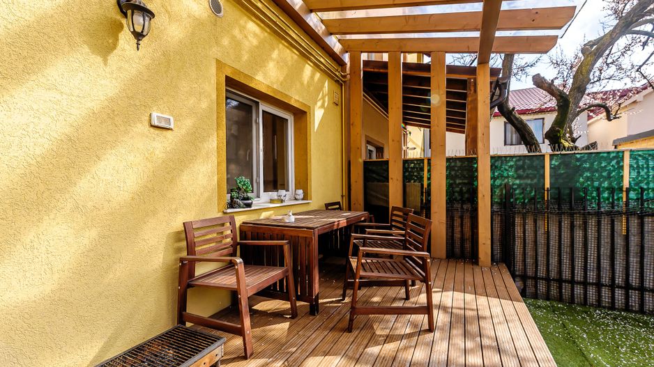 Casa spatioasa de vanzare în Bujac , 3 bai, 5 camere, super pret! - Poză 1